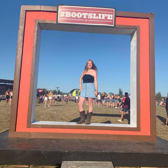 Meet your Posher, Emily - Picture 1 of 1